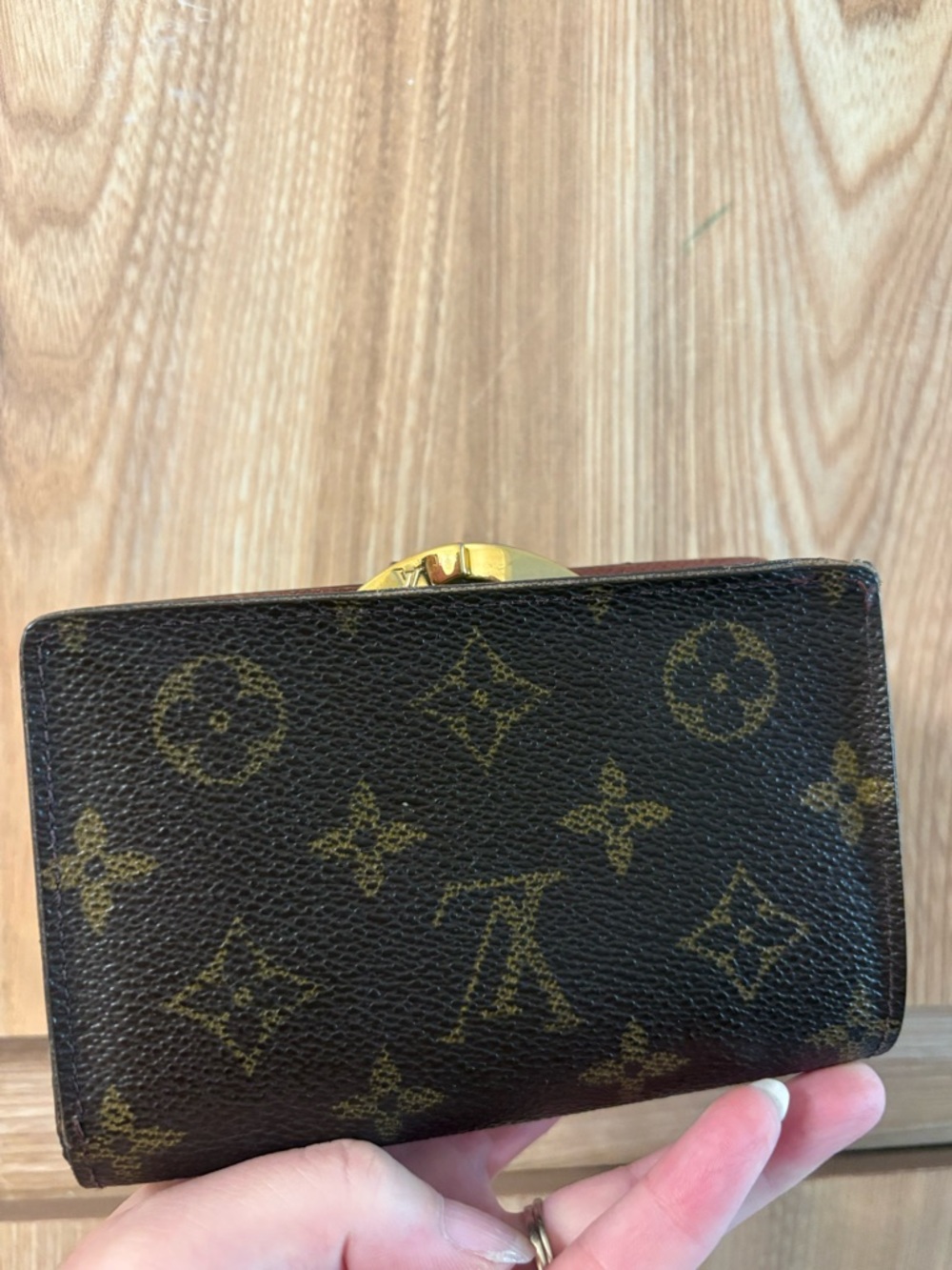 Auth Louis Vuitton monogram Kisslock wallet